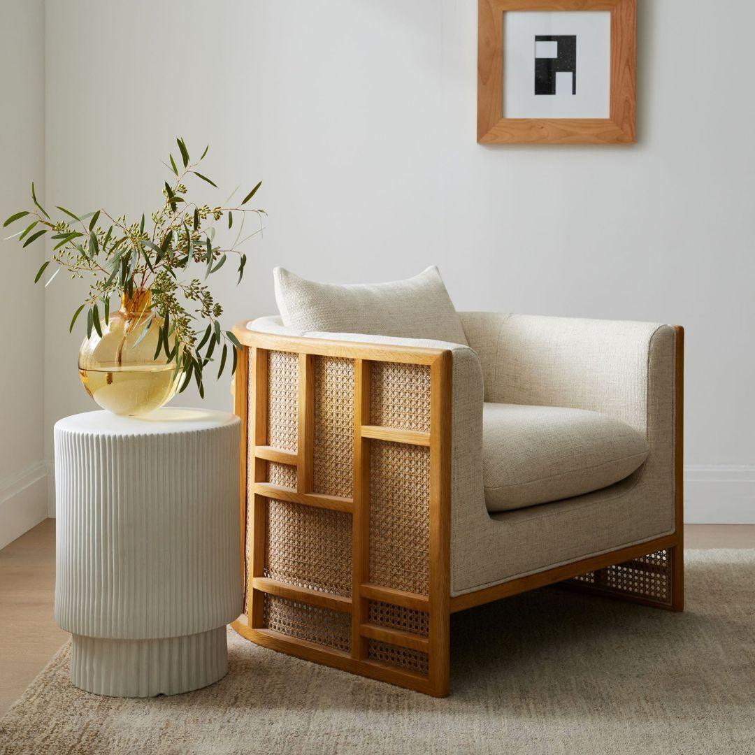 Ardente™ Round White Side Table – Minimalist Design